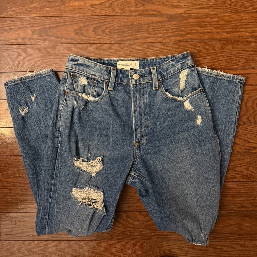 Abercrombie & Fitch High Rise Mom Jeans Curve Love Size 26 / 2R